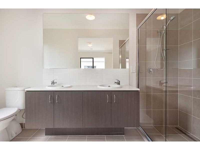 64 Bluebell Drive, Craigieburn VIC 3064