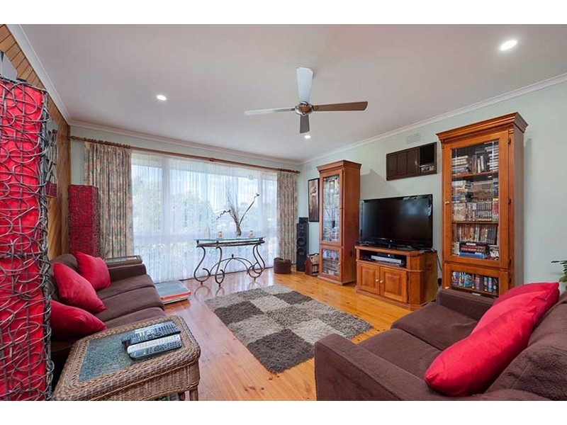 33 Bank Street, Craigieburn VIC 3064