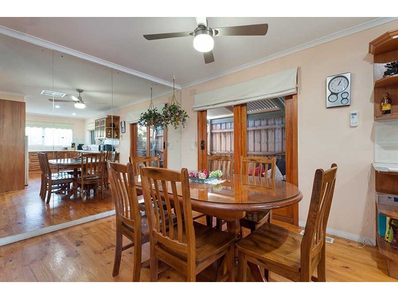 33 Bank Street, Craigieburn VIC 3064