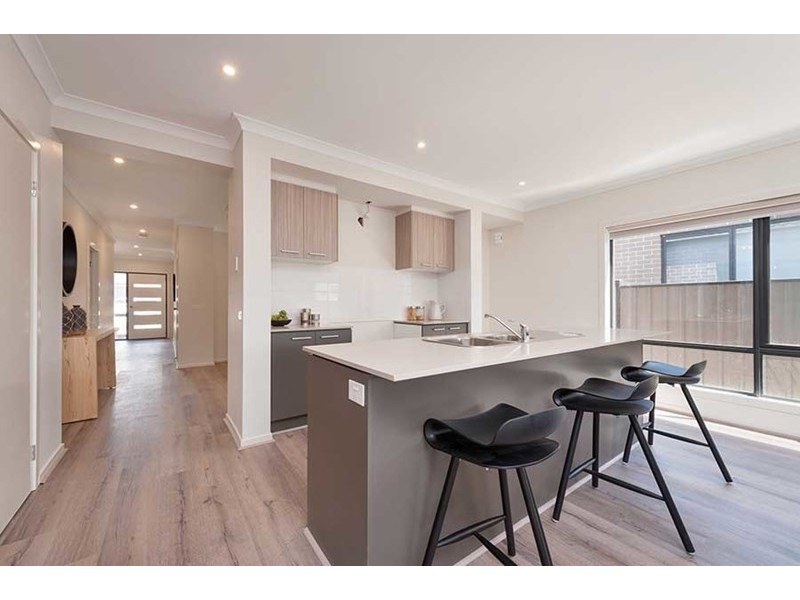 9 Cardigan Street, Craigieburn VIC 3064