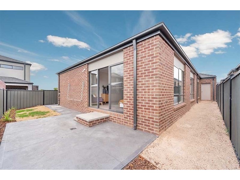 9 Cardigan Street, Craigieburn VIC 3064