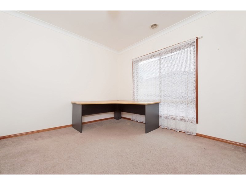 26 Colchester Circuit, Roxburgh Park VIC 3064