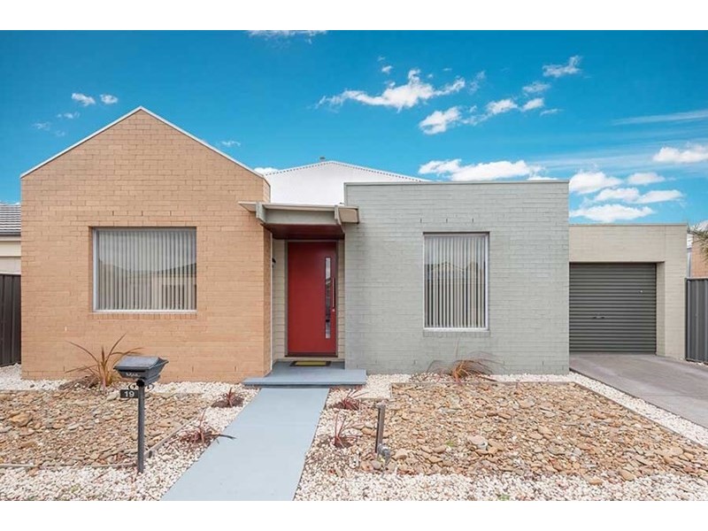19 Millstream Pass, Craigieburn VIC 3064