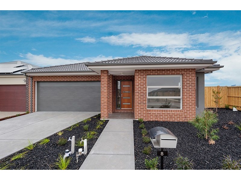 8 Willsmere Way, Mickleham VIC 3064