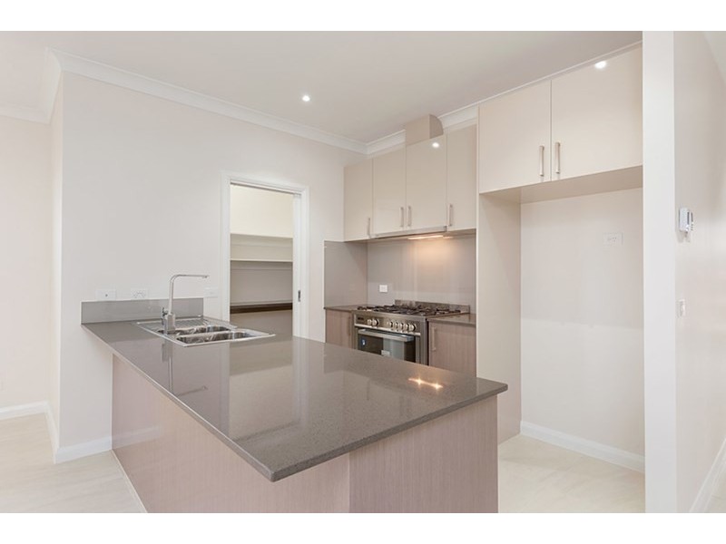 8 Willsmere Way, Mickleham VIC 3064