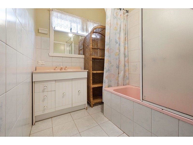 77 Millawa Avenue, St Albans VIC 3021