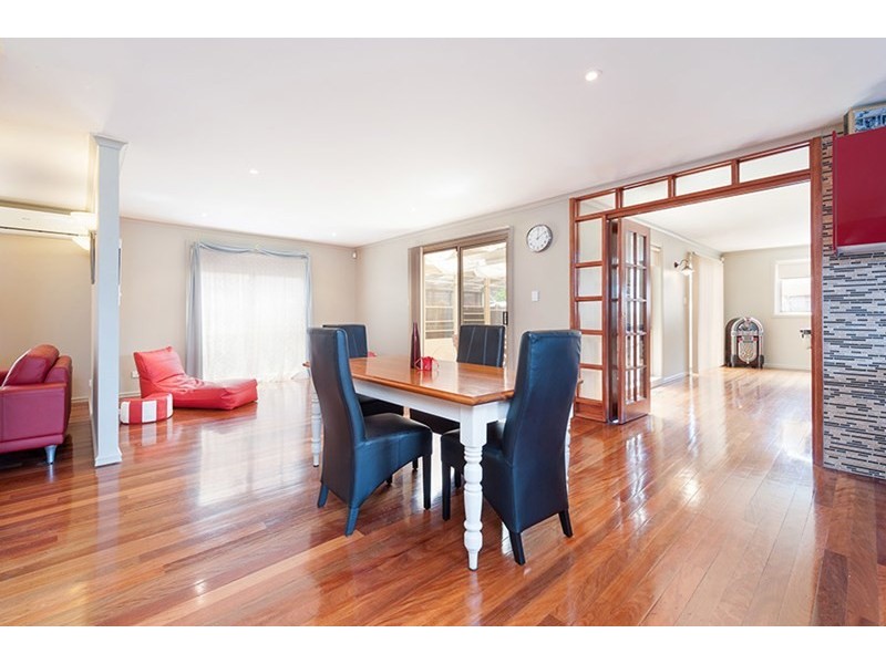 43 Yarcombe Crescent, Craigieburn VIC 3064