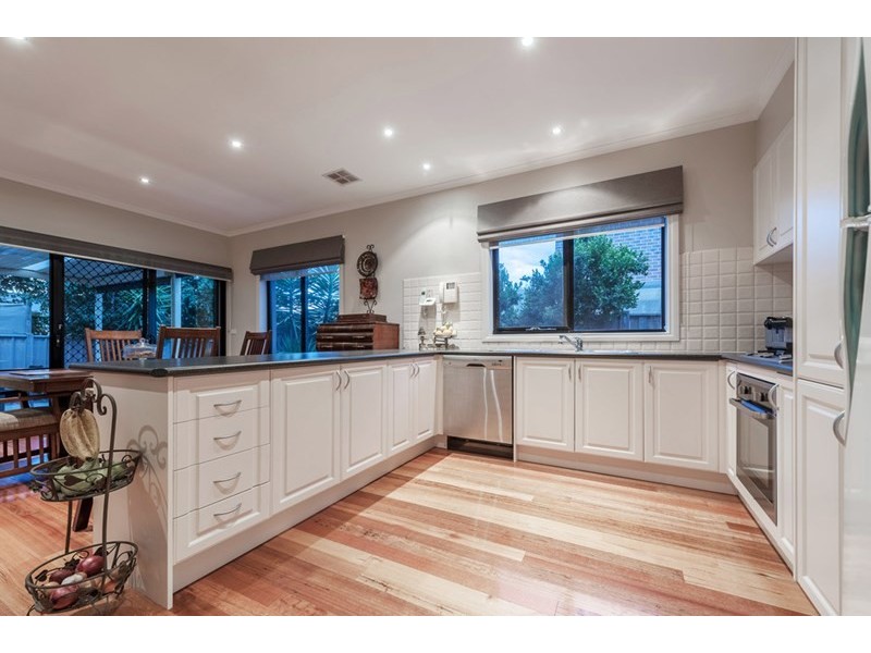 35 Troward Harvey Way, Craigieburn VIC 3064