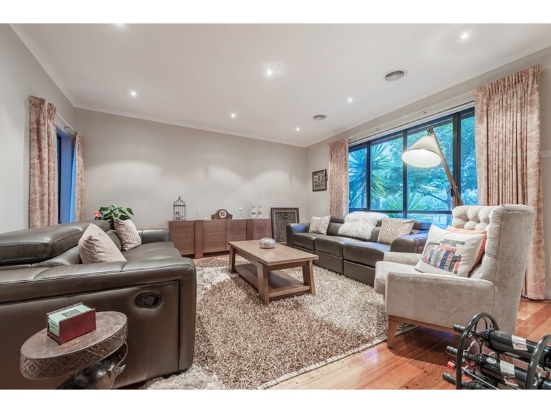 35 Troward Harvey Way, Craigieburn VIC 3064