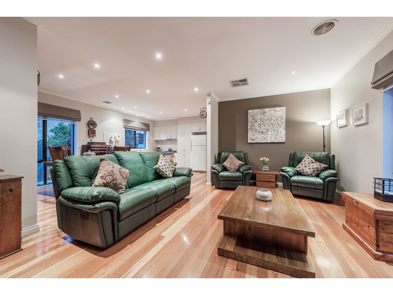 35 Troward Harvey Way, Craigieburn VIC 3064