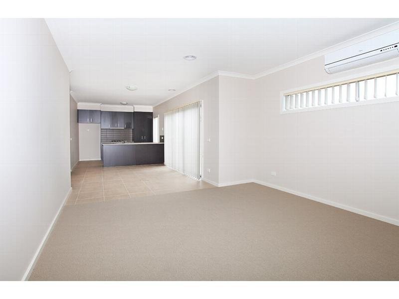 9 Leveque Loop, Craigieburn VIC 3064