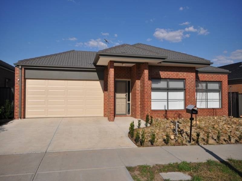 9 Rosleigh Drive, Craigieburn VIC 3064