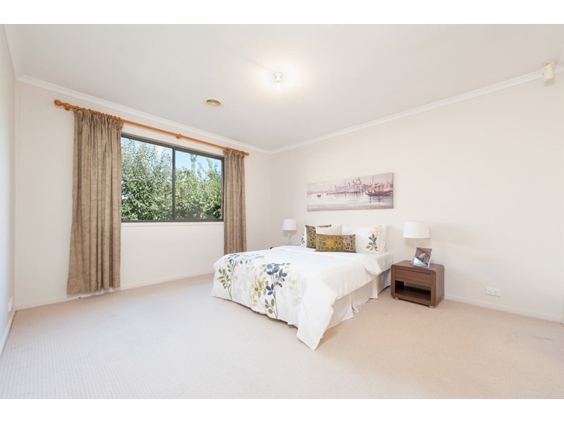 11 Eastwood Place, Craigieburn VIC 3064