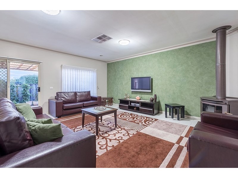 18 Grandview Boulevard, Craigieburn VIC 3064