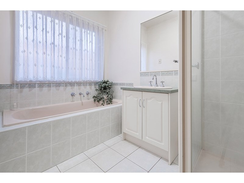 18 Grandview Boulevard, Craigieburn VIC 3064