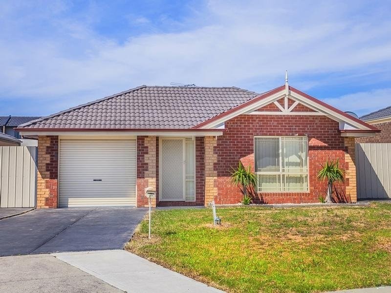27 Villawood Avenue, Roxburgh Park VIC 3064