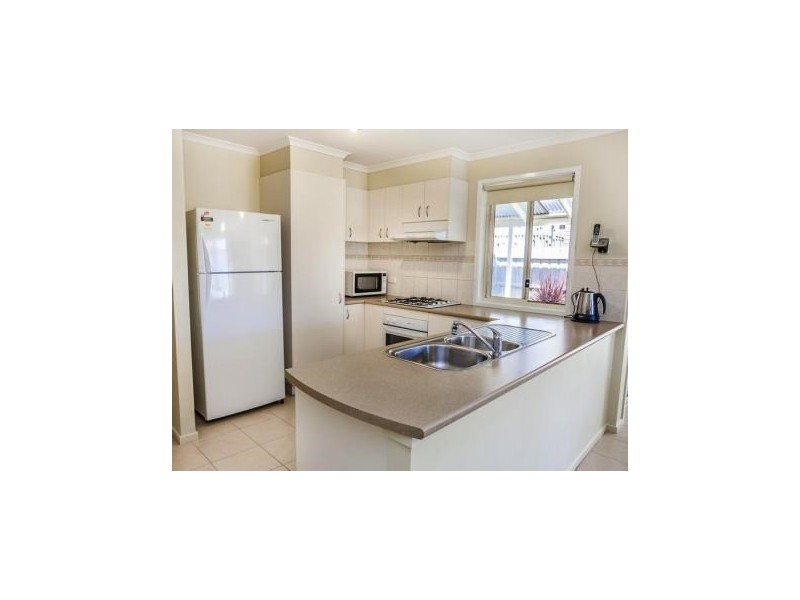 27 Villawood Avenue, Roxburgh Park VIC 3064