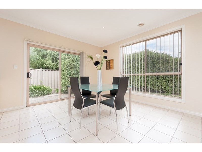 6 Berrima Close, Craigieburn VIC 3064