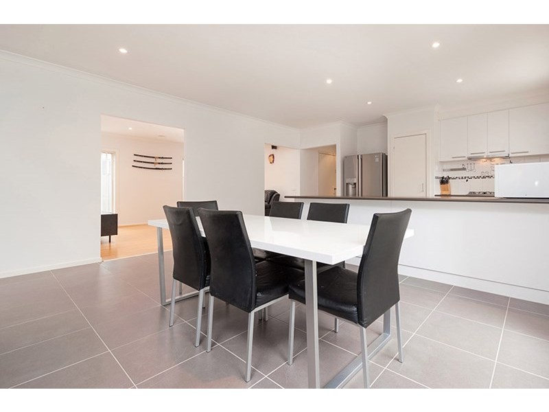 33 Woodford Street, Craigieburn VIC 3064