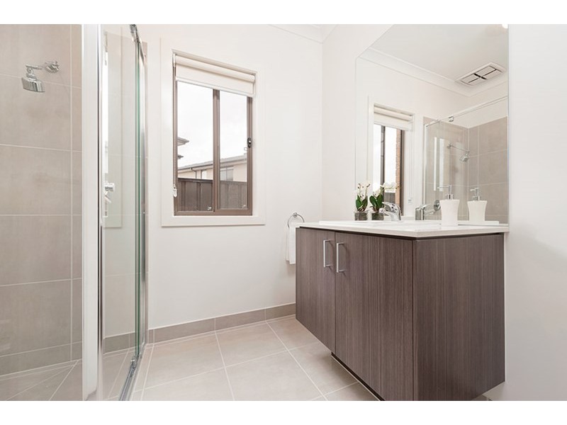 34 Montpellier Crescent, Craigieburn VIC 3064