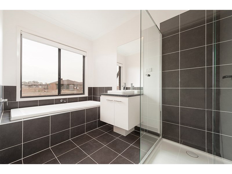 13 Lush Drive, Craigieburn VIC 3064