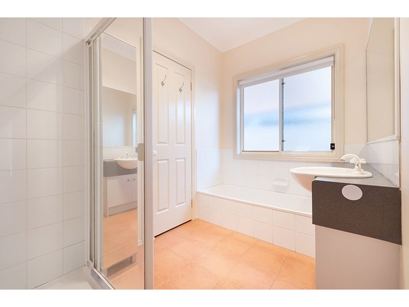 2 Heathwood Close, Craigieburn VIC 3064