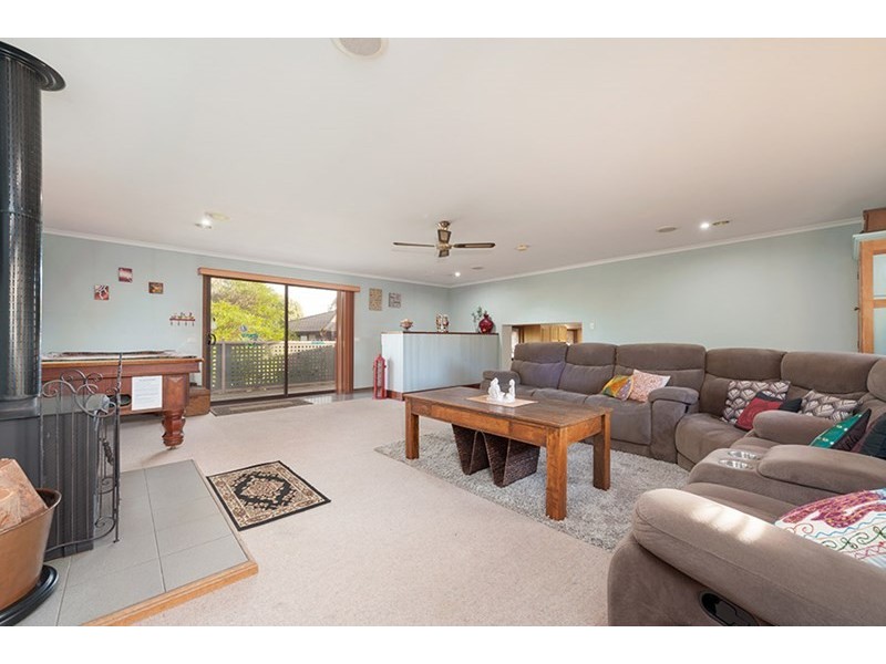 4 Penryn Place, Craigieburn VIC 3064