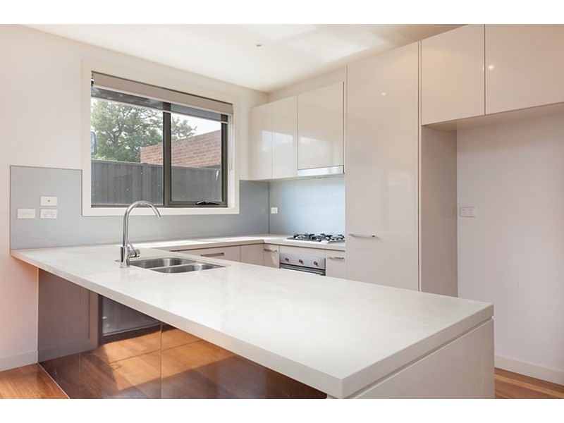 2/16 Coniston Avenue, Airport West VIC 3042