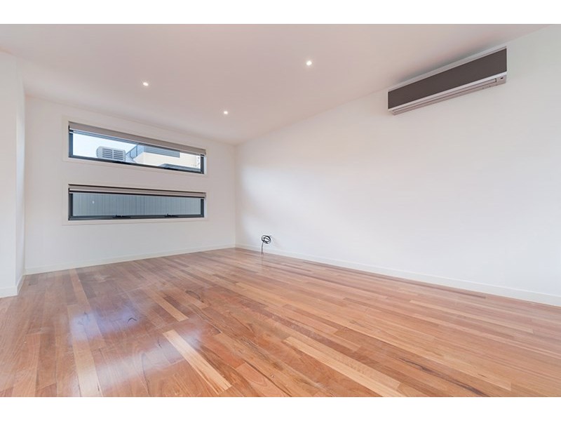 2/16 Coniston Avenue, Airport West VIC 3042