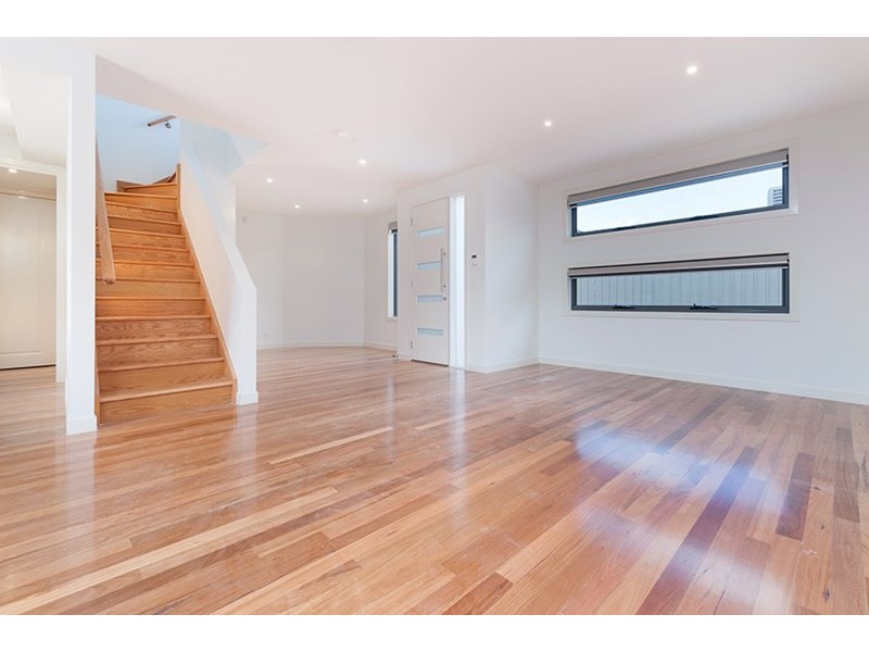 2/16 Coniston Avenue, Airport West VIC 3042