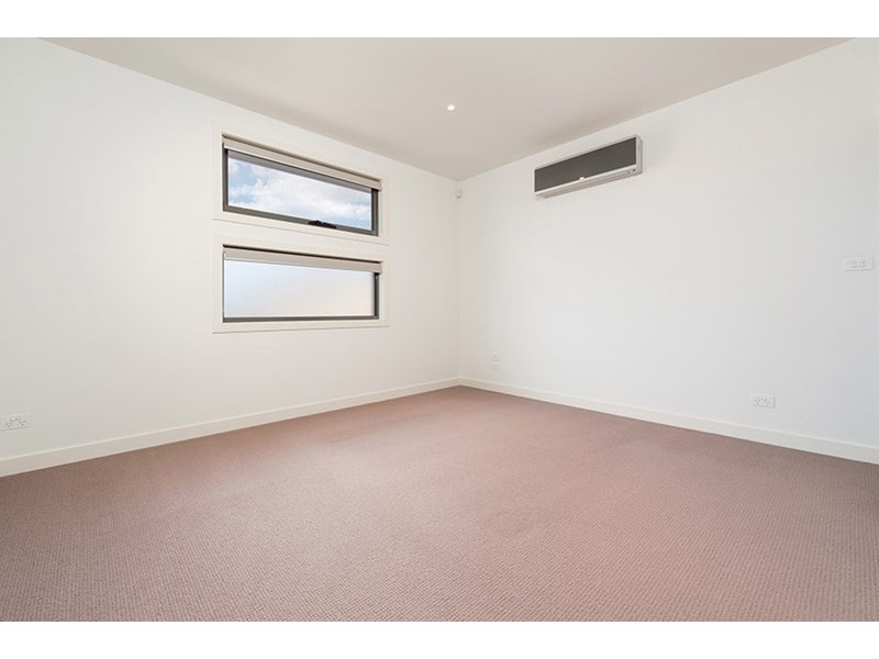 2/16 Coniston Avenue, Airport West VIC 3042