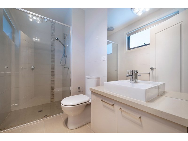 2/16 Coniston Avenue, Airport West VIC 3042