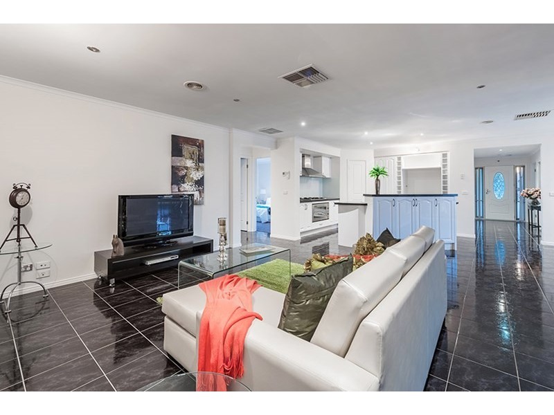 7 Creekwood Drive, Craigieburn VIC 3064