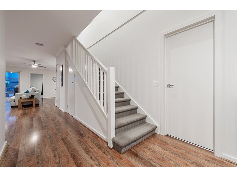 10 Clopton Rise, Craigieburn VIC 3064