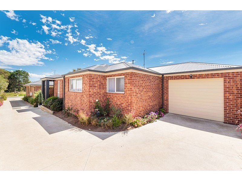 2/136 Dudley Street, Wallan VIC 3756