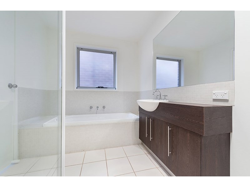 6 Gunning Lane, Craigieburn VIC 3064