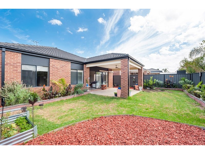64 Hyde Park Avenue, Craigieburn VIC 3064