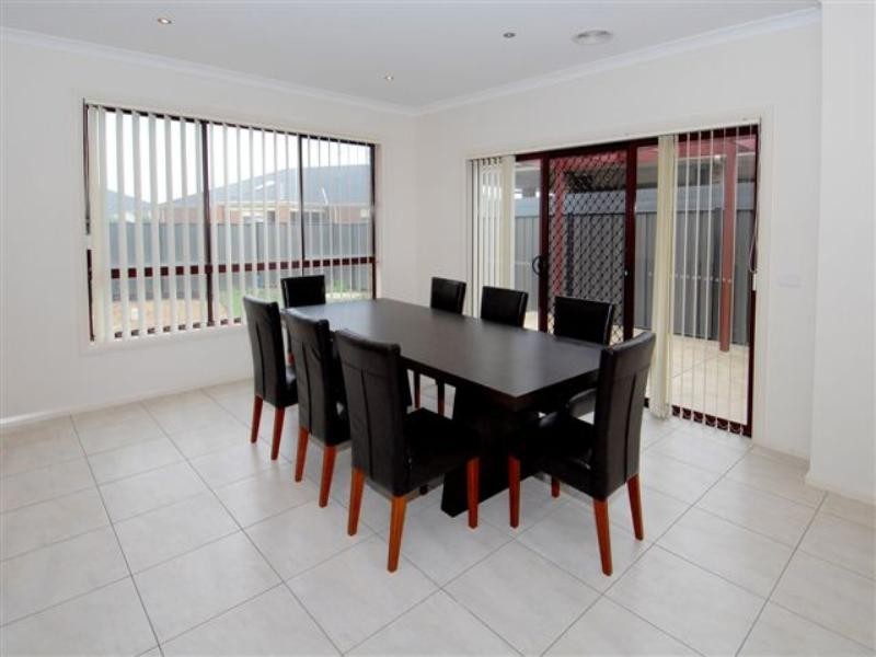 5 Perth Street, Craigieburn VIC 3064