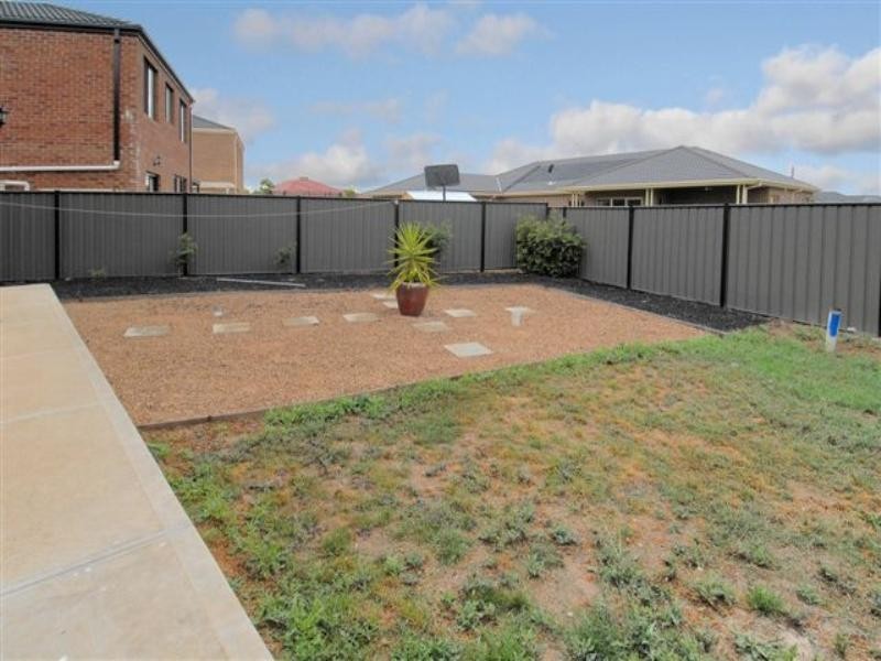 5 Perth Street, Craigieburn VIC 3064