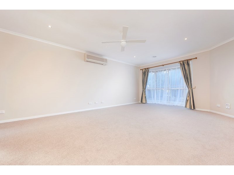 21 Cashmore Place, Roxburgh Park VIC 3064