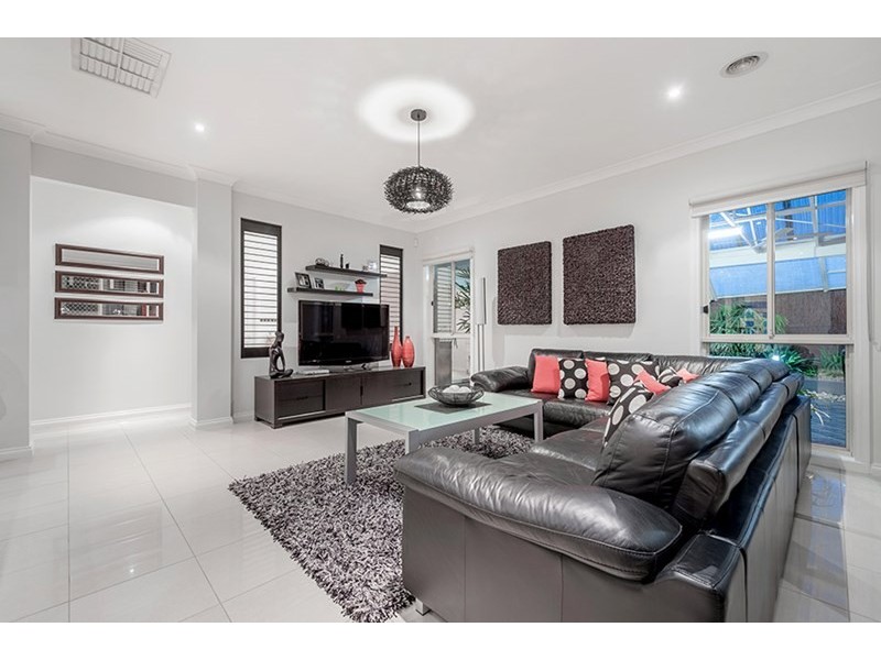 8 Northstead Way, Craigieburn VIC 3064