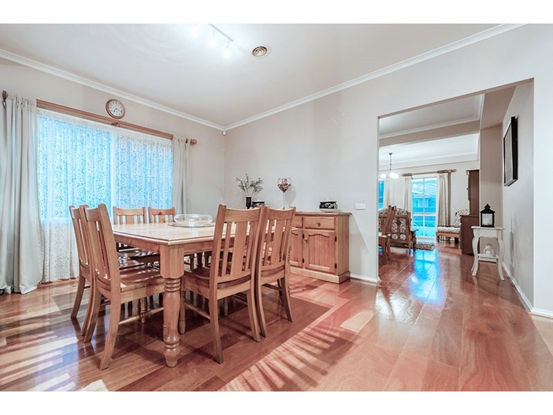 4 Porter Avenue, Roxburgh Park VIC 3064