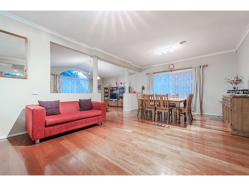 4 Porter Avenue, Roxburgh Park VIC 3064