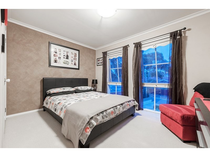 4 Porter Avenue, Roxburgh Park VIC 3064