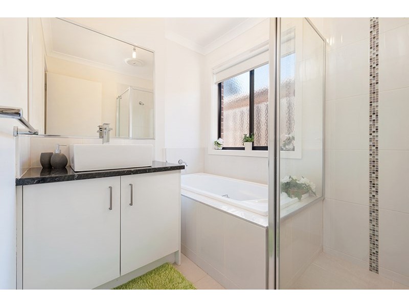 41 Axminster Drive, Craigieburn VIC 3064