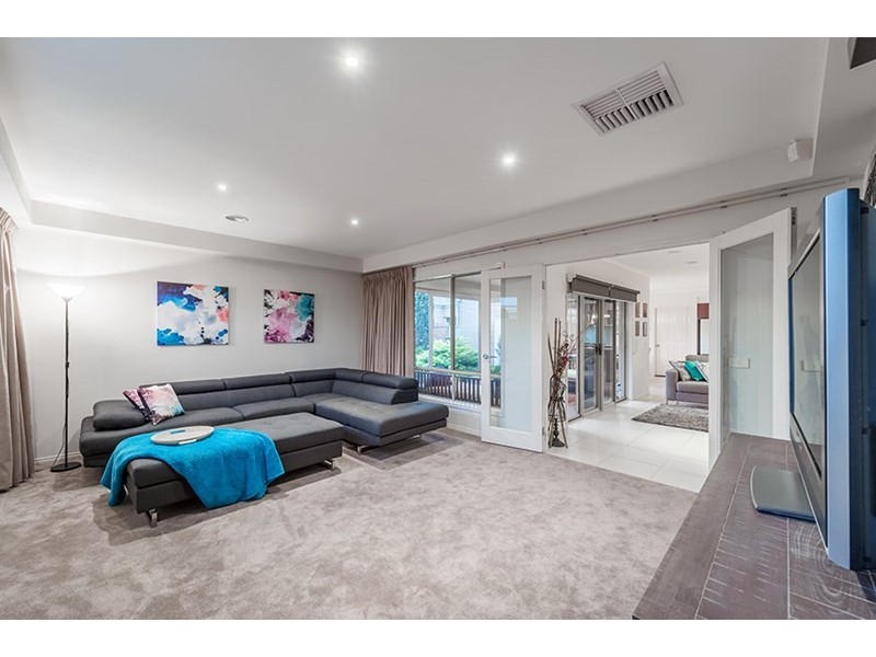 11 Long Island Circuit, Craigieburn VIC 3064