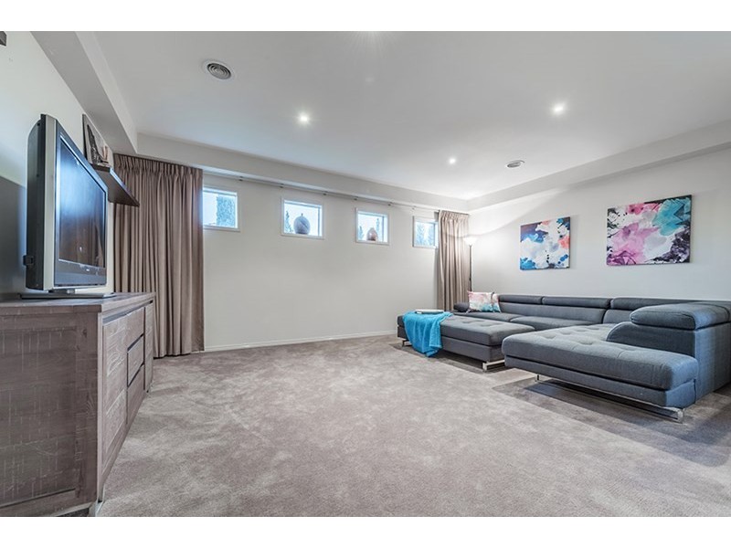 11 Long Island Circuit, Craigieburn VIC 3064