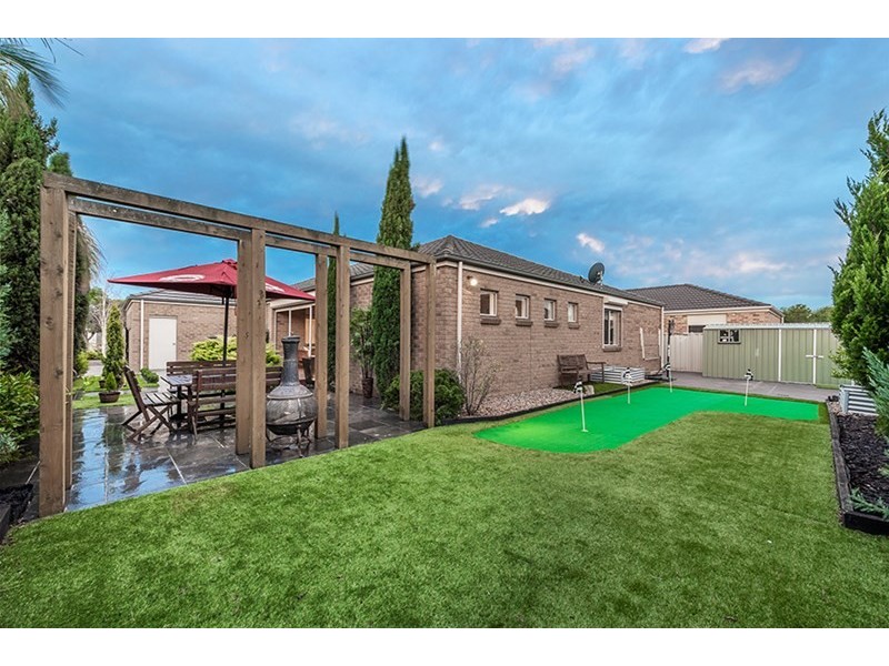 11 Long Island Circuit, Craigieburn VIC 3064