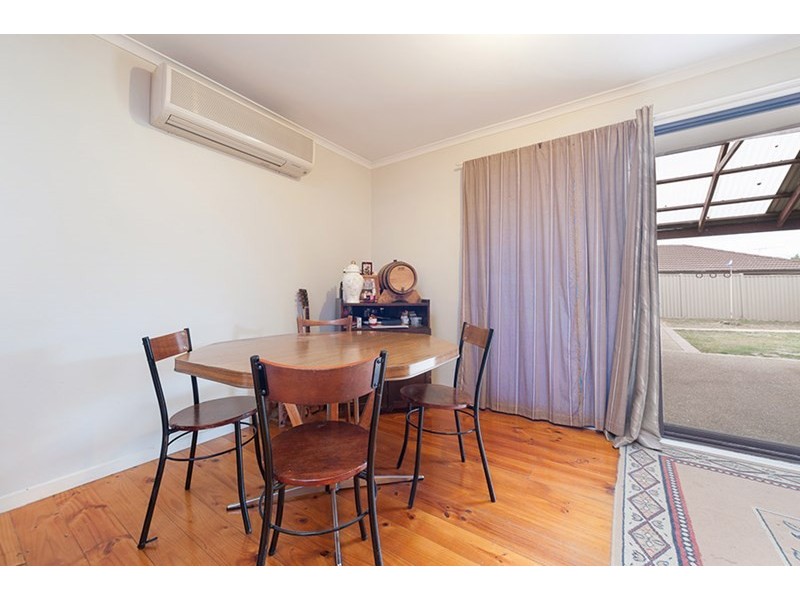 18 Milburn Place, Craigieburn VIC 3064