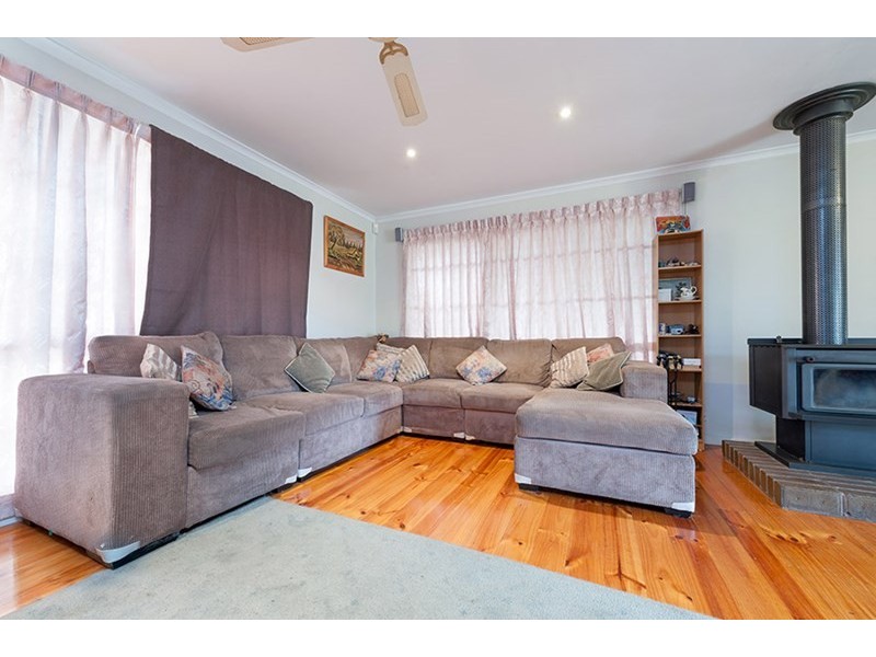 18 Milburn Place, Craigieburn VIC 3064